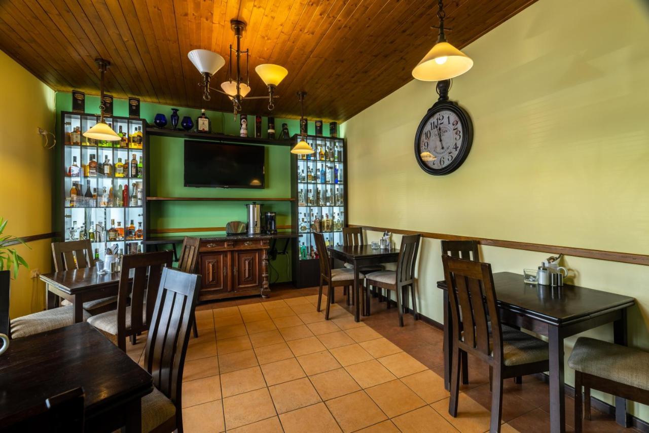 Penzion Rodos - Cafe براغ المظهر الخارجي الصورة