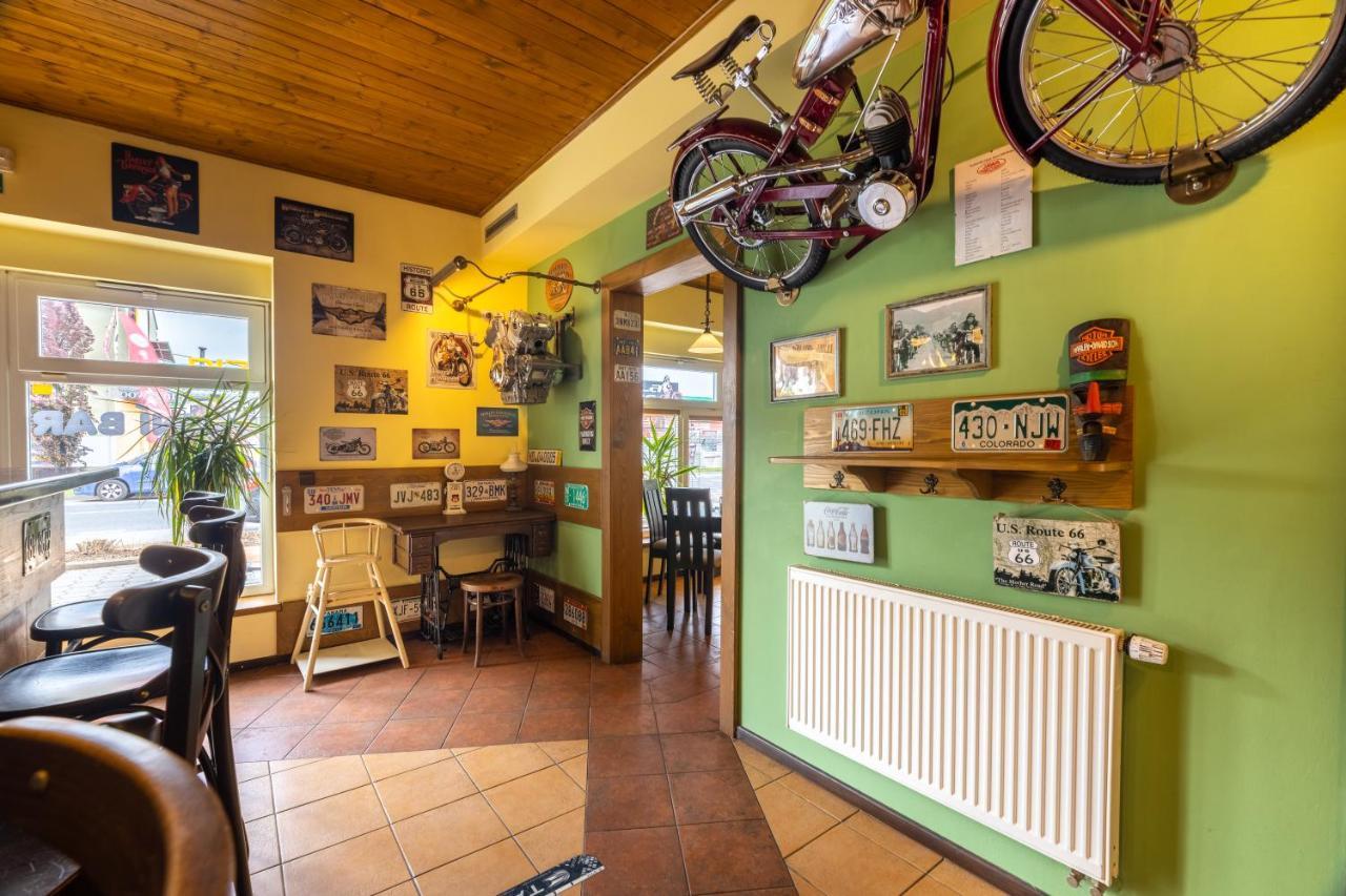 Penzion Rodos - Cafe براغ المظهر الخارجي الصورة